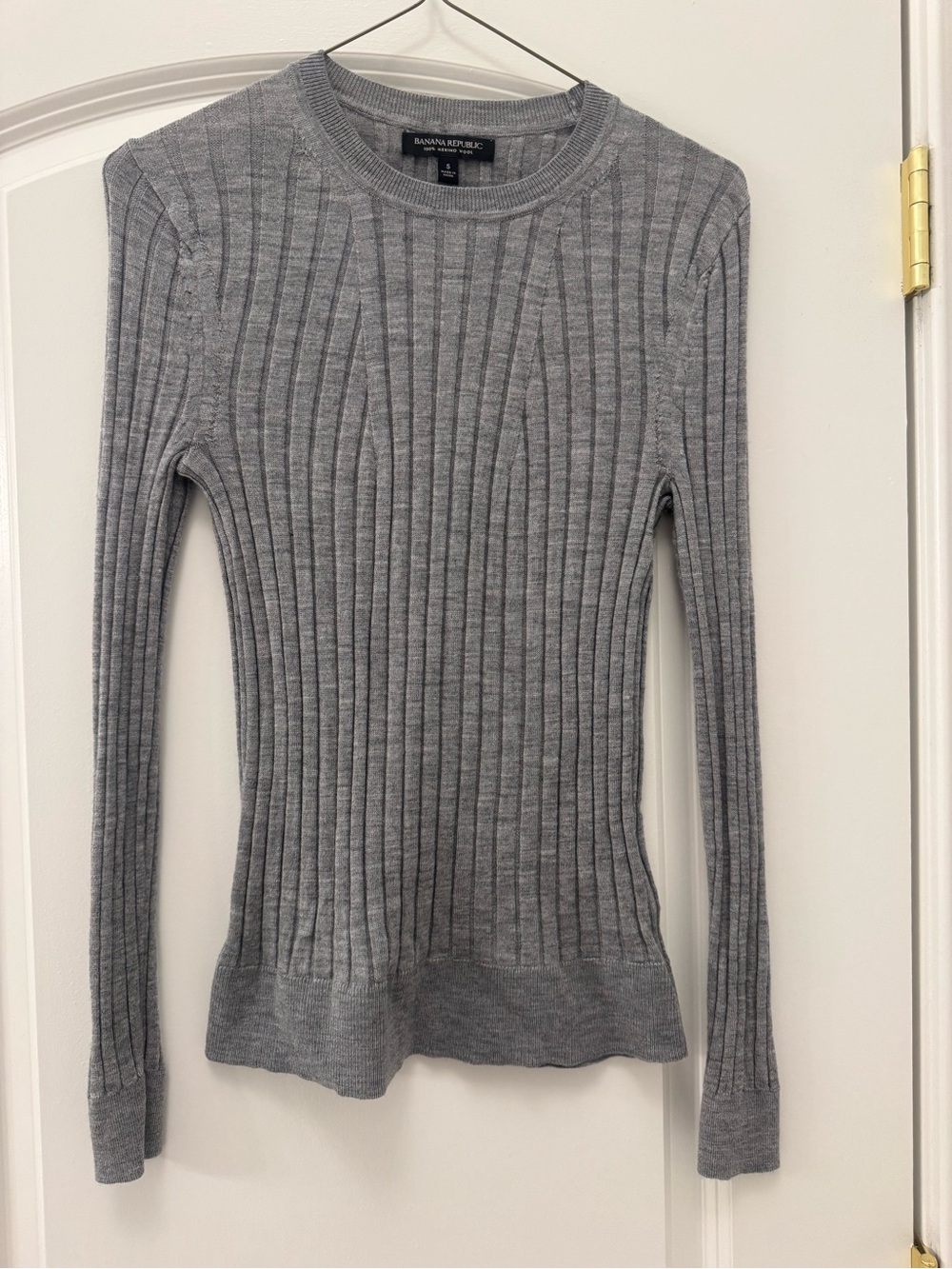 Banana Republic Gray Ribbed Long-Sleeve Crewneck Sweater